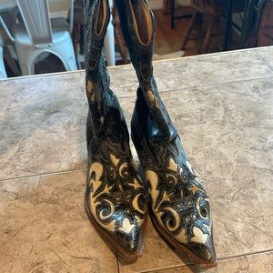 Used Vintage Corral women’s boots